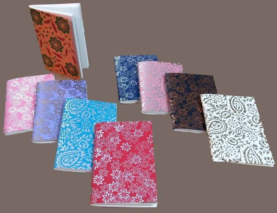 Booklet (Taj), Accessories