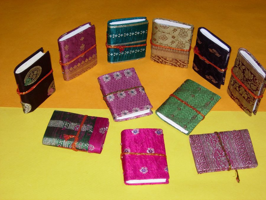 Zari Diary, Accessories