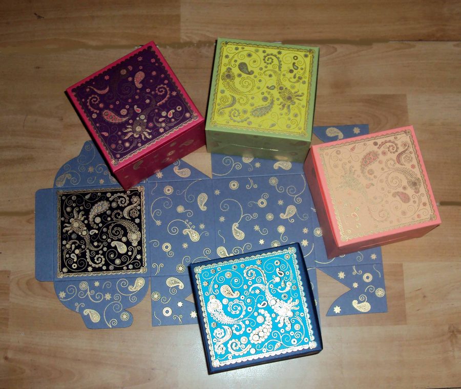 Apratim Box, Packaging