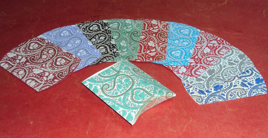 Petit Pouch, Packaging